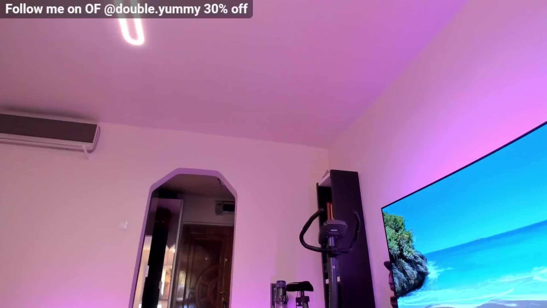 Gallery image thumbnail from Alesia_'s myfreecams stream on, 07/26/2024, 23:45 image 10 of 20