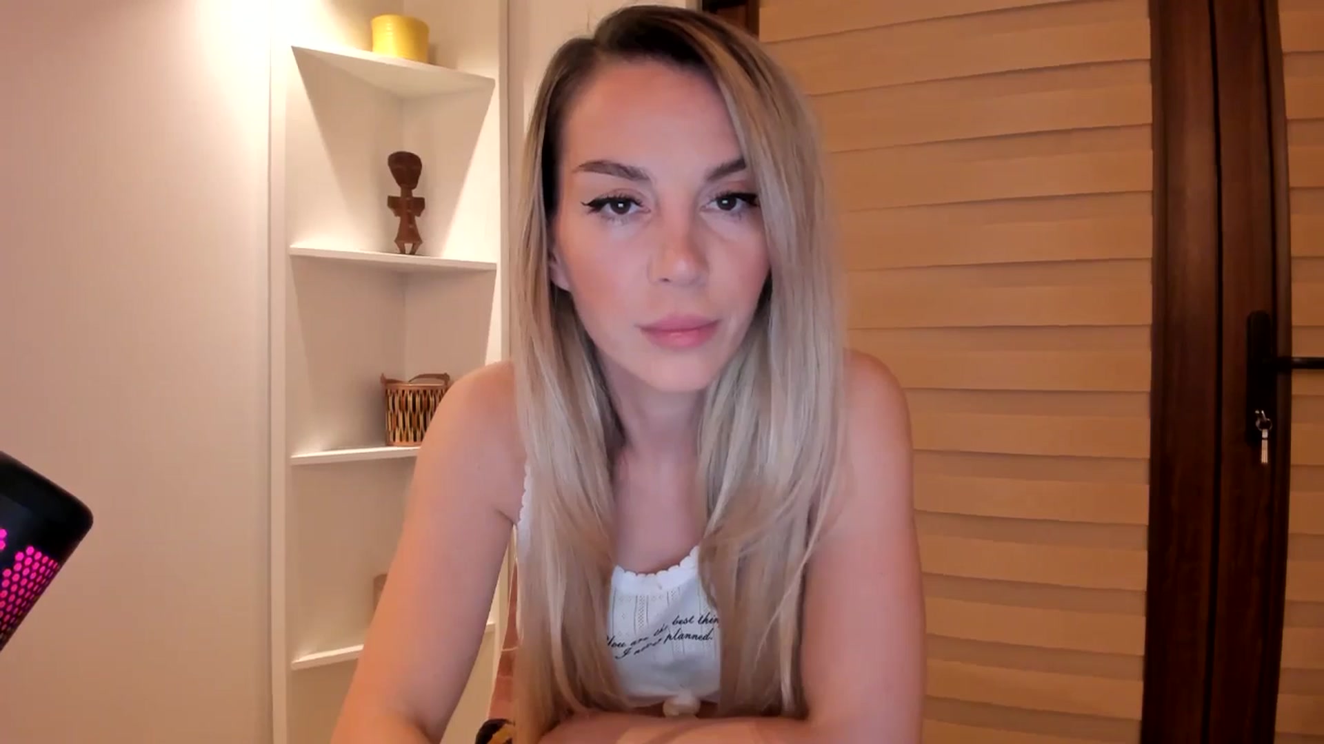 Gallery image thumbnail from Alesia_'s myfreecams stream on, 07/28/2024, 22:40 image 18 of 20