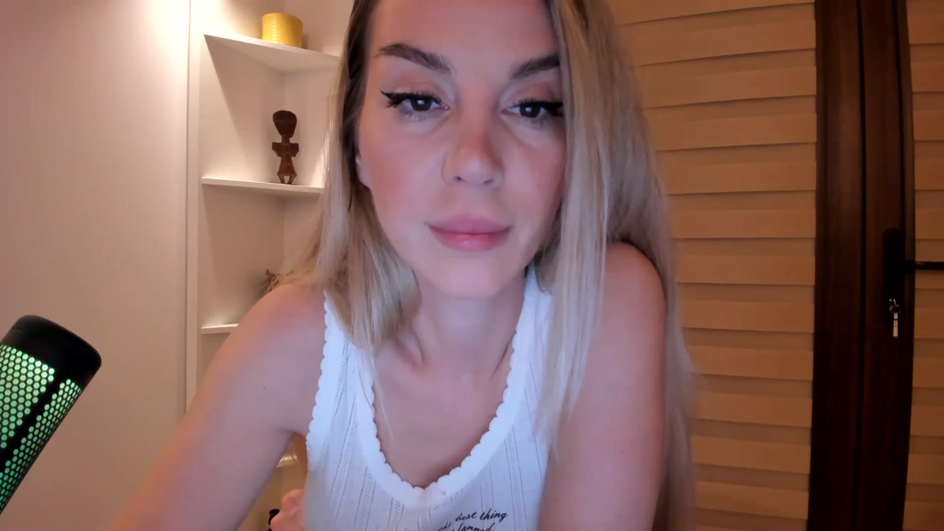 Gallery image thumbnail from Alesia_'s myfreecams stream on, 07/28/2024, 22:40 image 11 of 20