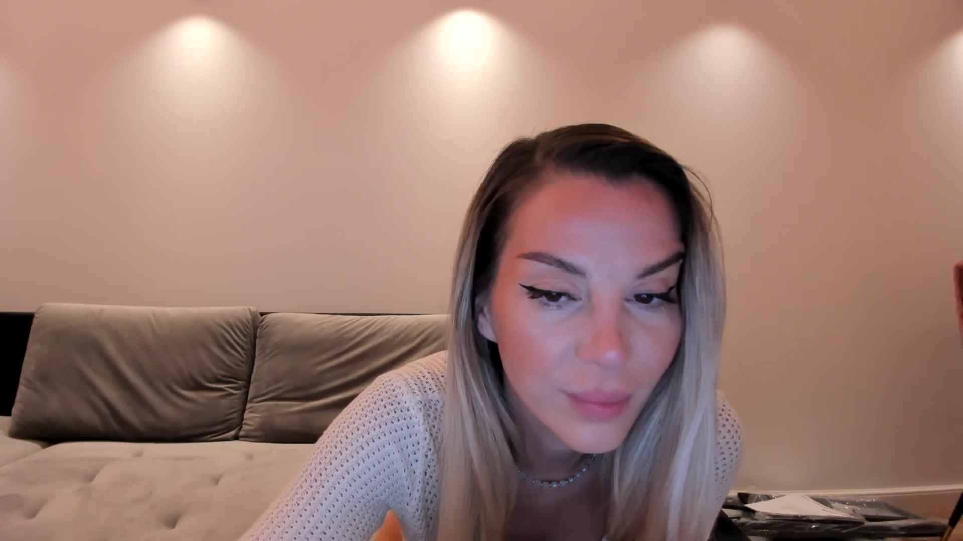 Gallery image thumbnail from Alesia_'s myfreecams stream on, 08/09/2024, 22:49 image 19 of 20