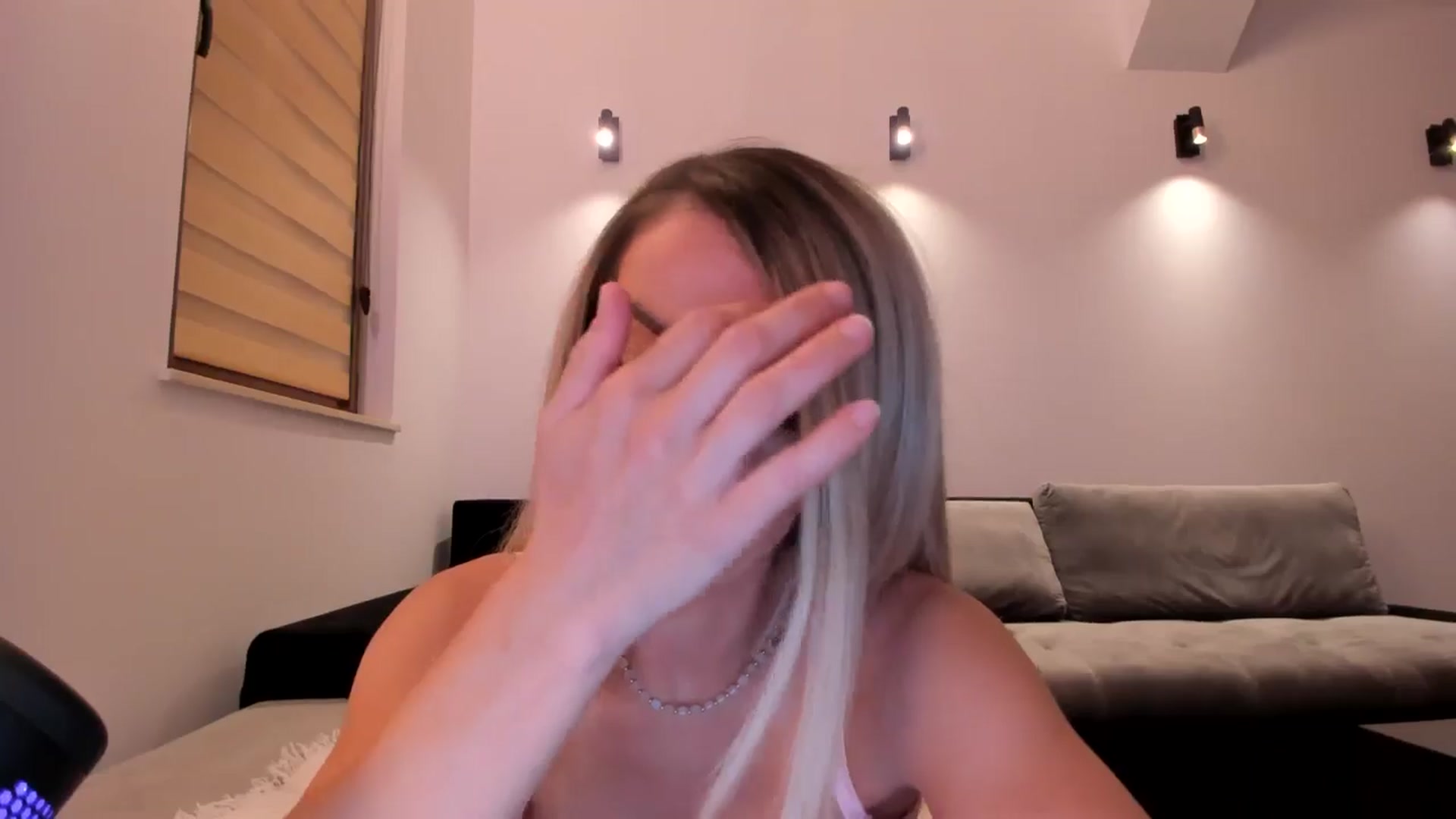Gallery image thumbnail from Alesia_'s myfreecams stream on, 08/10/2024, 21:51 image 9 of 20