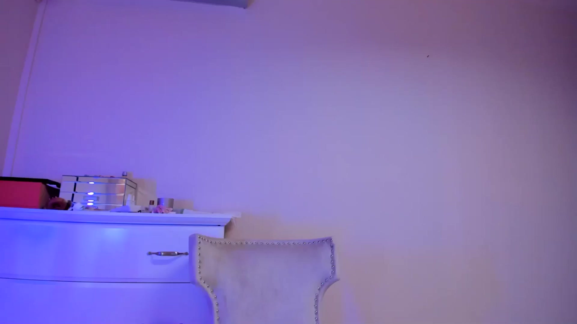 Gallery image thumbnail from Alesia_'s myfreecams stream on, 09/10/2024, 21:57 image 19 of 20