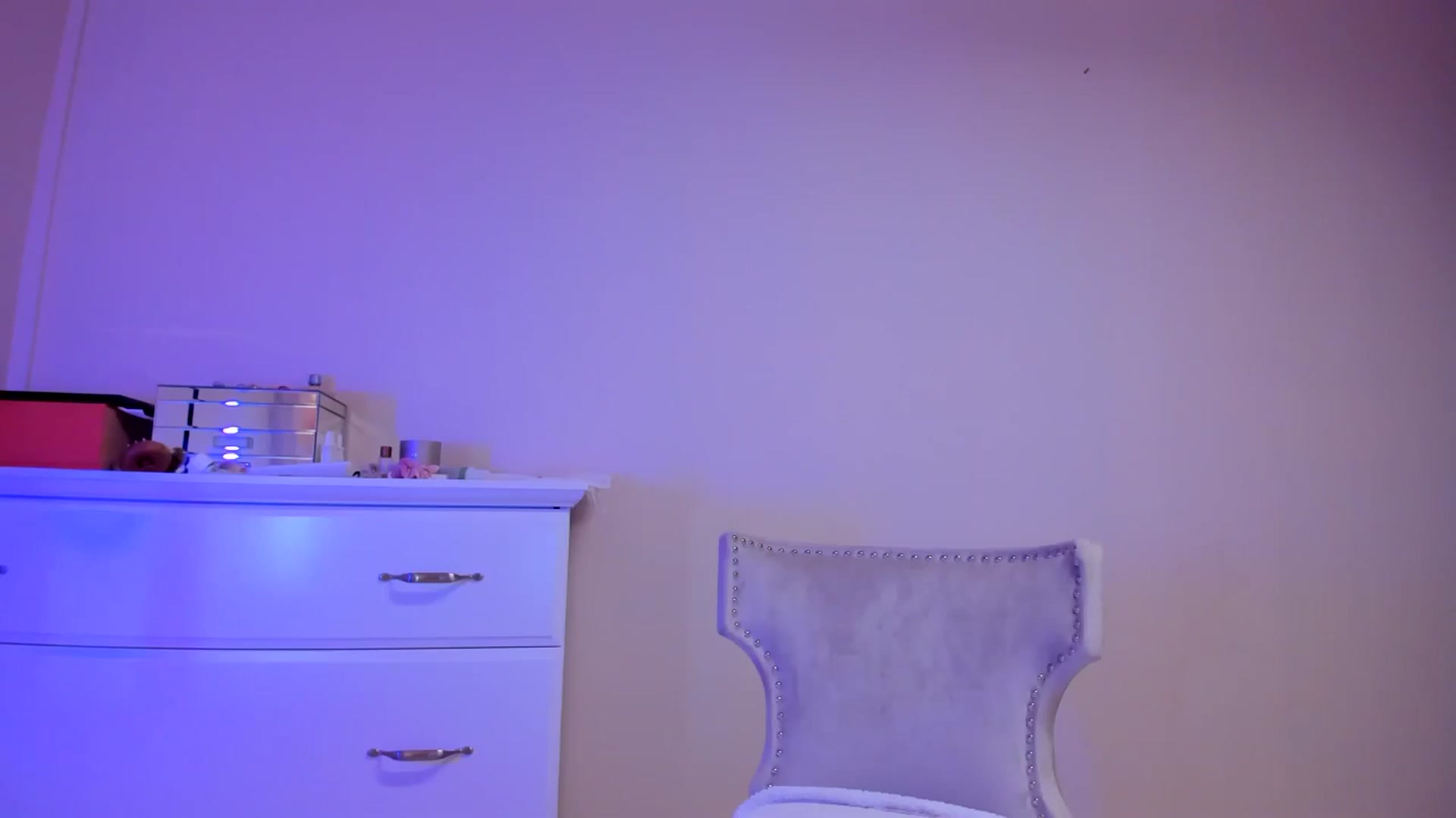 Gallery image thumbnail from Alesia_'s myfreecams stream on, 09/10/2024, 21:57 image 5 of 20