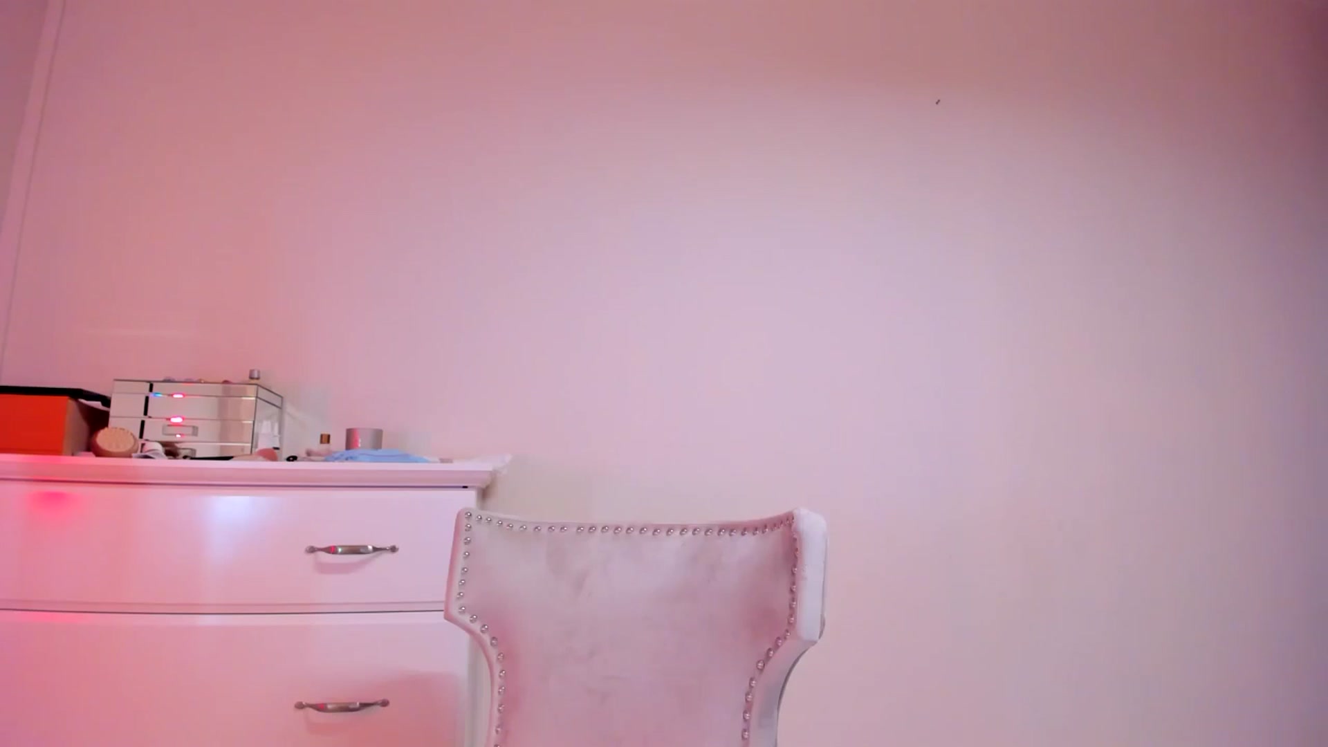 Gallery image thumbnail from Alesia_'s myfreecams stream on, 09/13/2024, 01:34 image 3 of 20