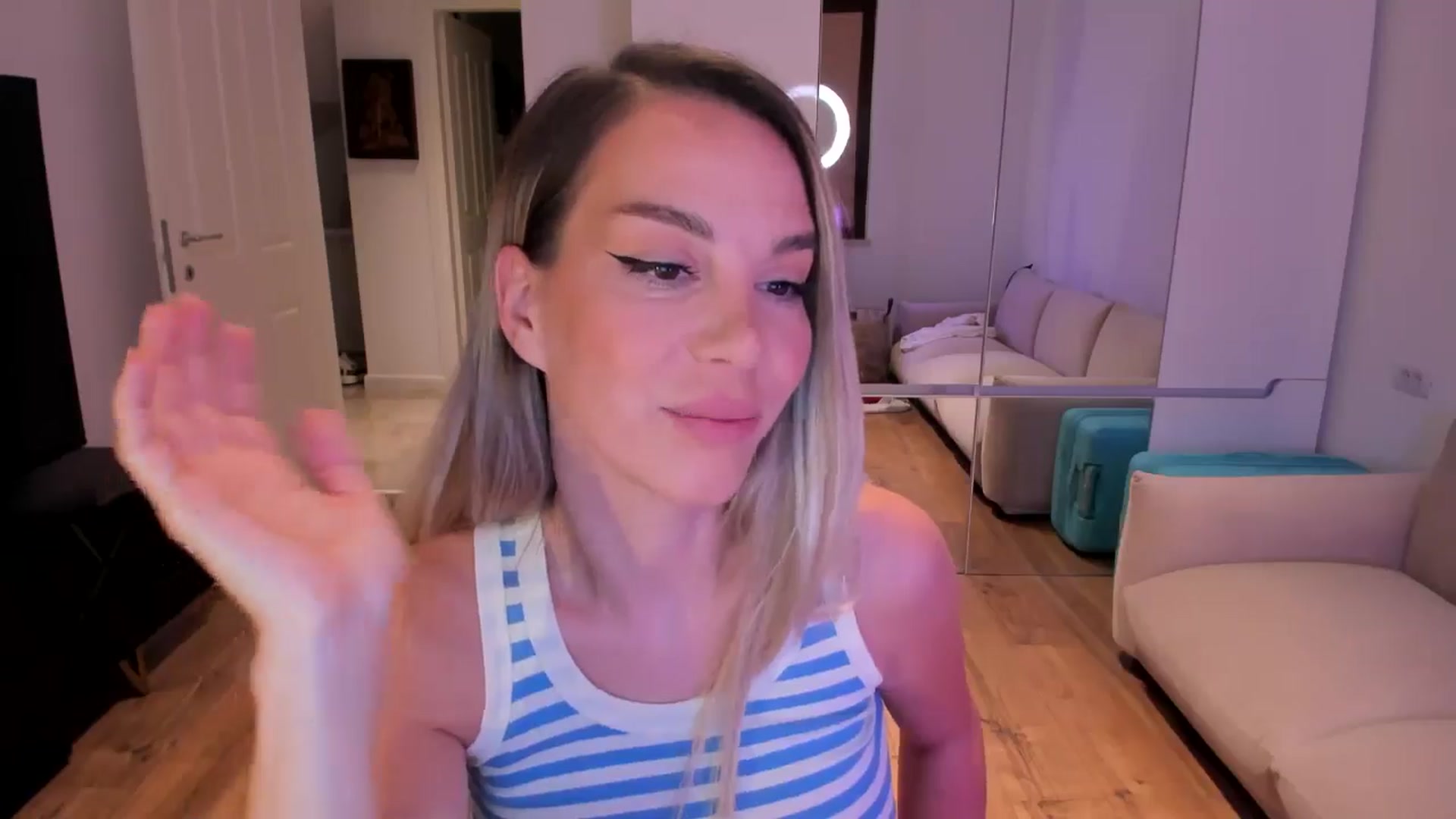 Gallery image thumbnail from Alesia_'s myfreecams stream on, 09/14/2024, 22:26 image 8 of 20