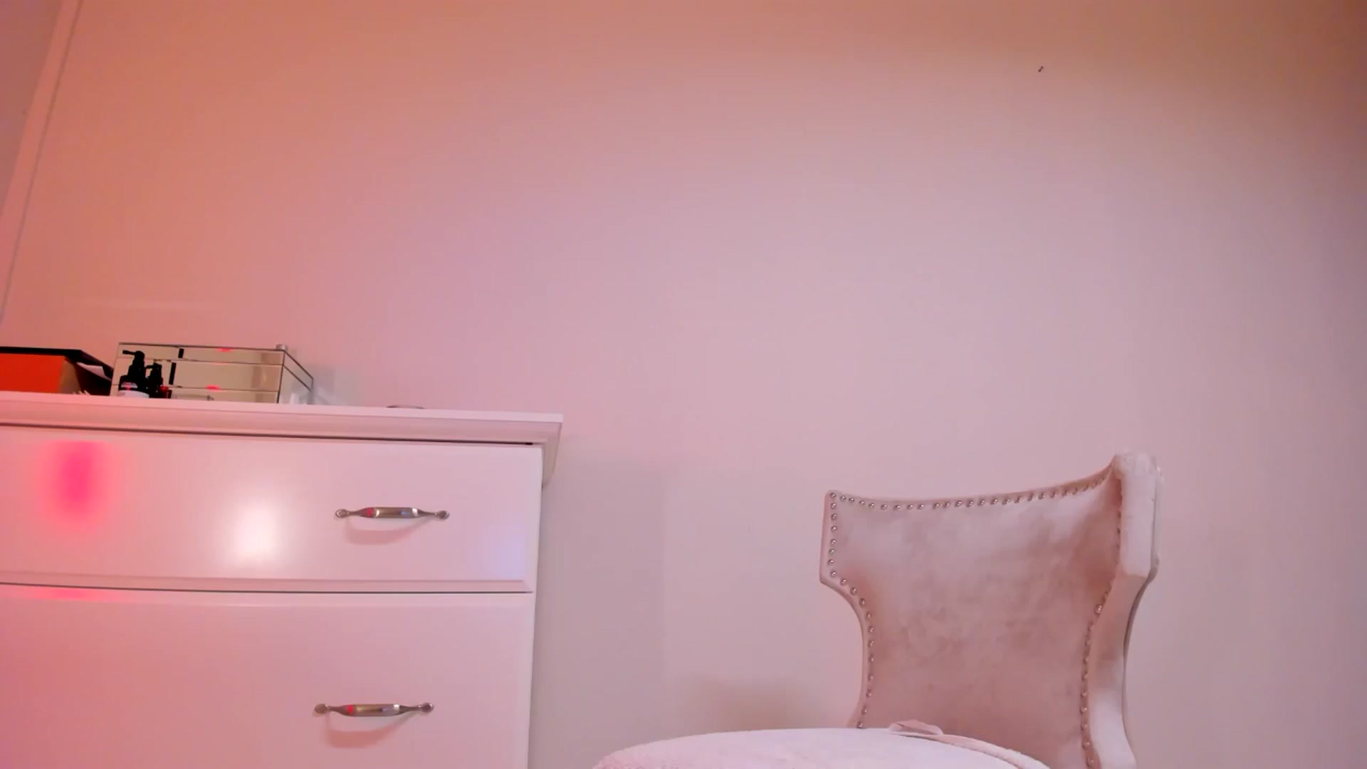 Gallery image thumbnail from Alesia_'s myfreecams stream on, 09/17/2024, 22:06 image 1 of 20