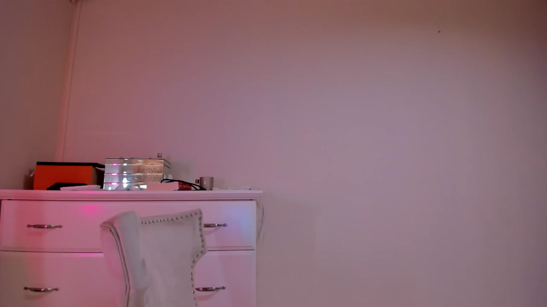 Gallery image thumbnail from Alesia_'s myfreecams stream on, 09/24/2024, 22:07 image 15 of 20