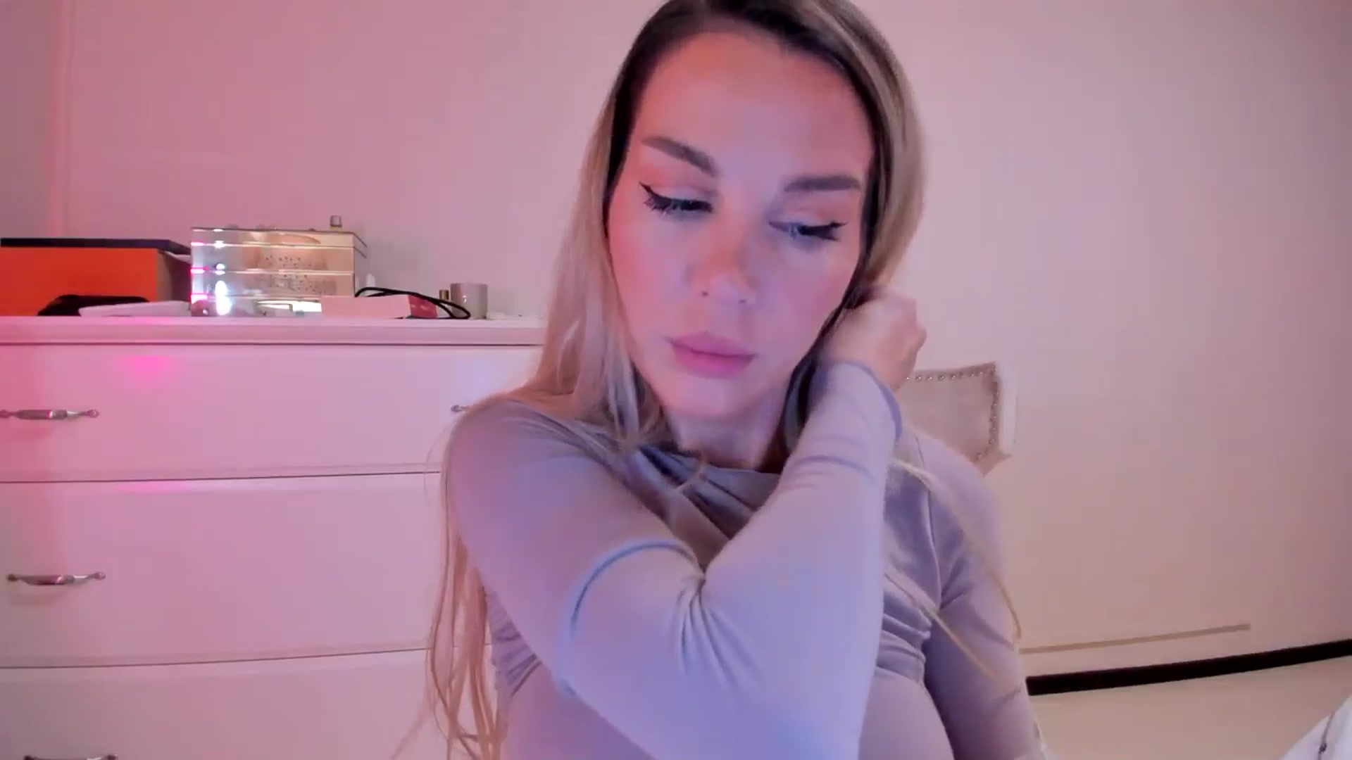 Gallery image thumbnail from Alesia_'s myfreecams stream on, 09/24/2024, 22:07 image 5 of 20