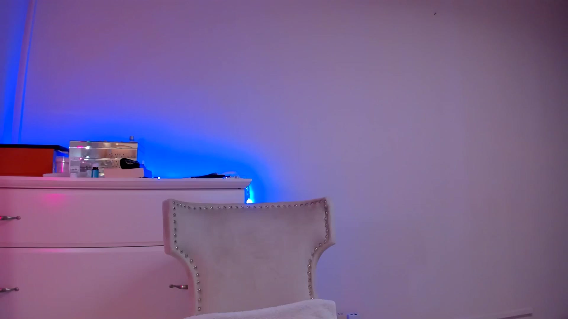 Gallery image thumbnail from Alesia_'s myfreecams stream on, 09/29/2024, 21:01 image 8 of 20