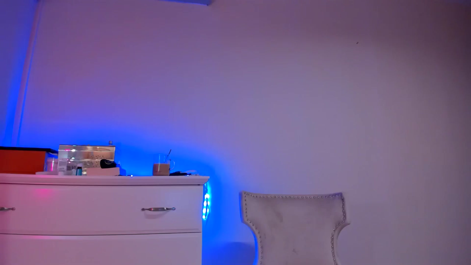 Gallery image thumbnail from Alesia_'s myfreecams stream on, 09/29/2024, 23:24 image 3 of 20