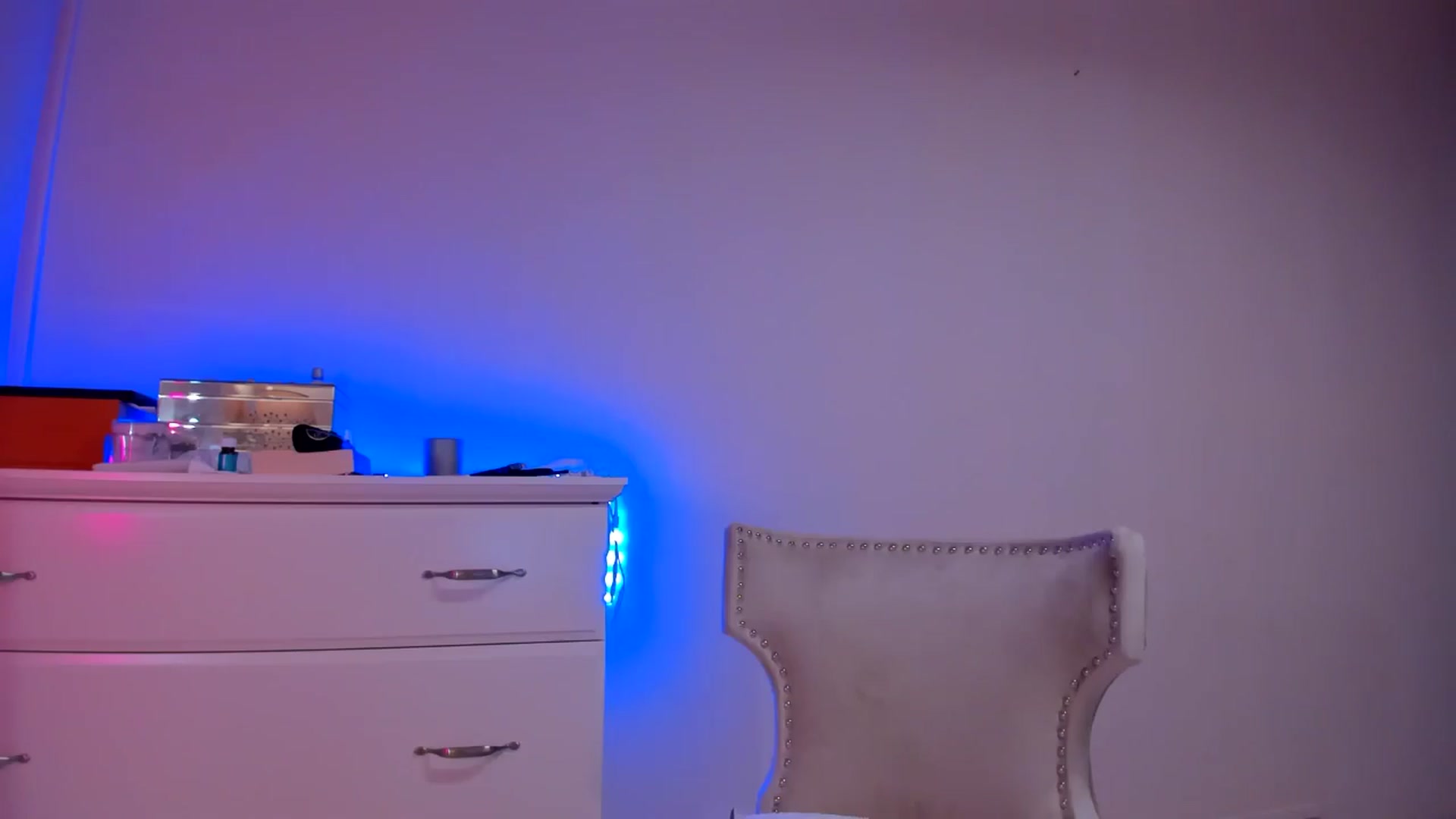 Gallery image thumbnail from Alesia_'s myfreecams stream on, 09/30/2024, 23:04 image 4 of 20