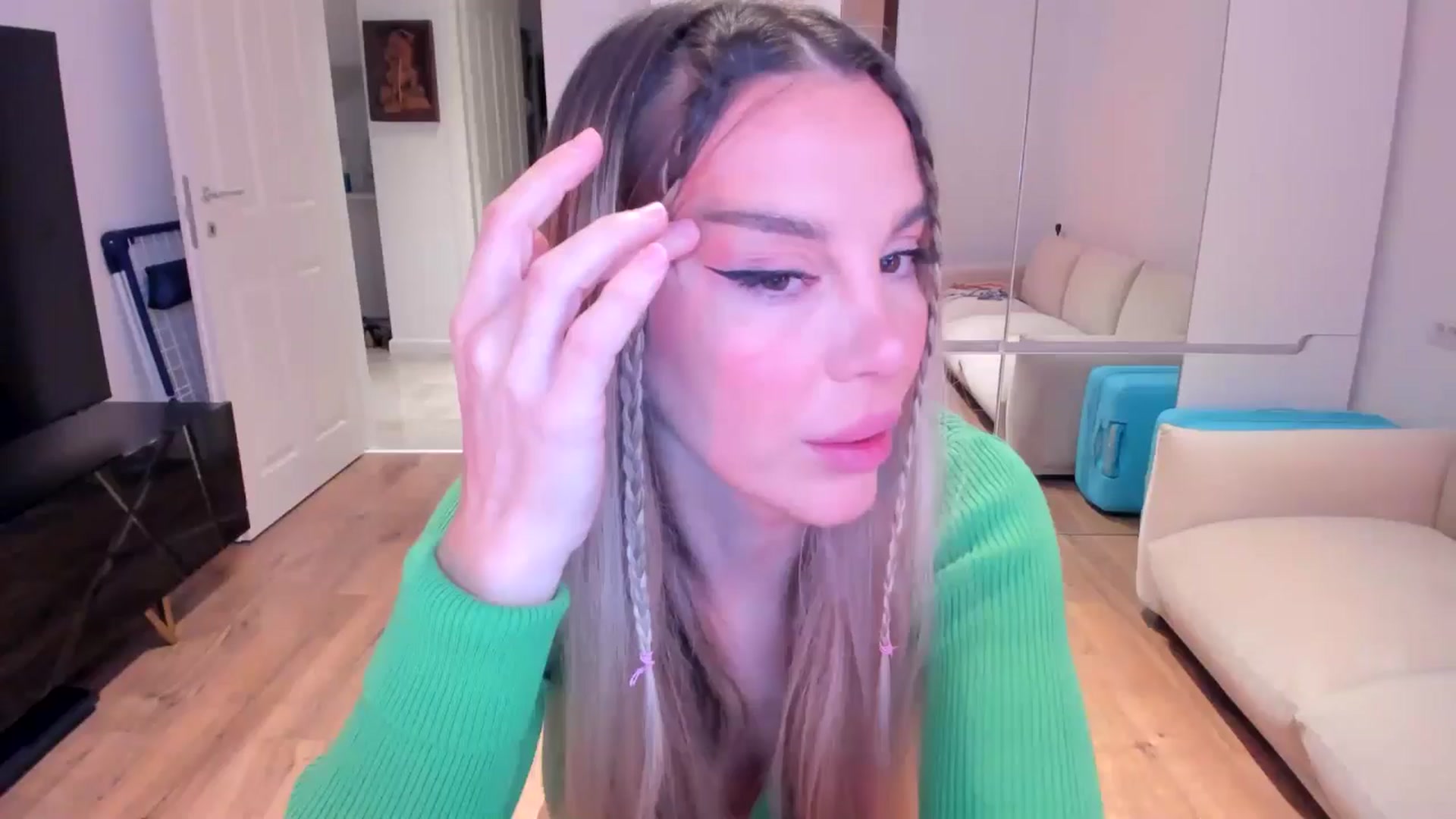 Gallery image thumbnail from Alesia_'s myfreecams stream on, 10/04/2024, 23:06 image 1 of 20