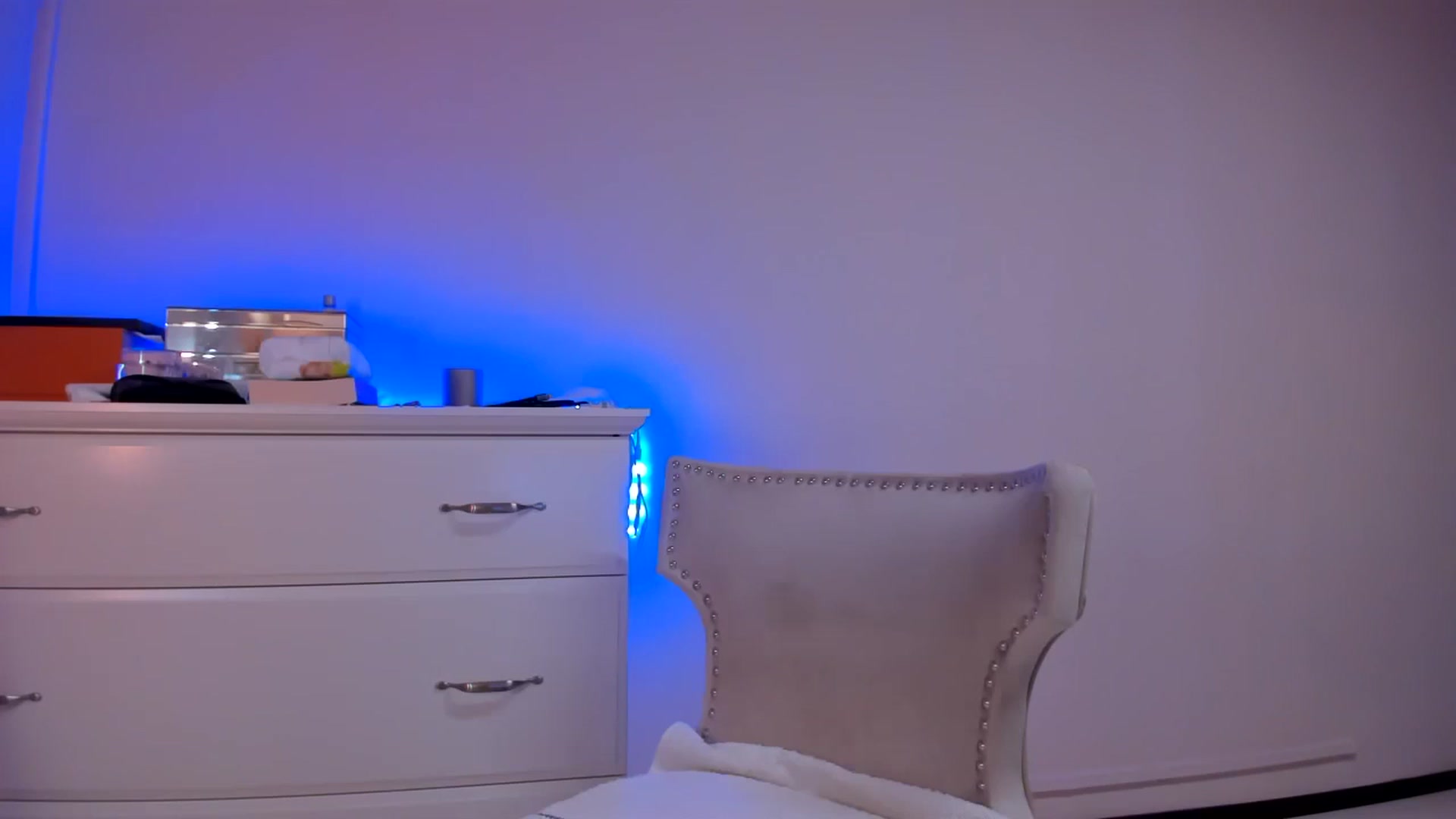 Gallery image thumbnail from Alesia_'s myfreecams stream on, 10/10/2024, 24:09 image 8 of 20
