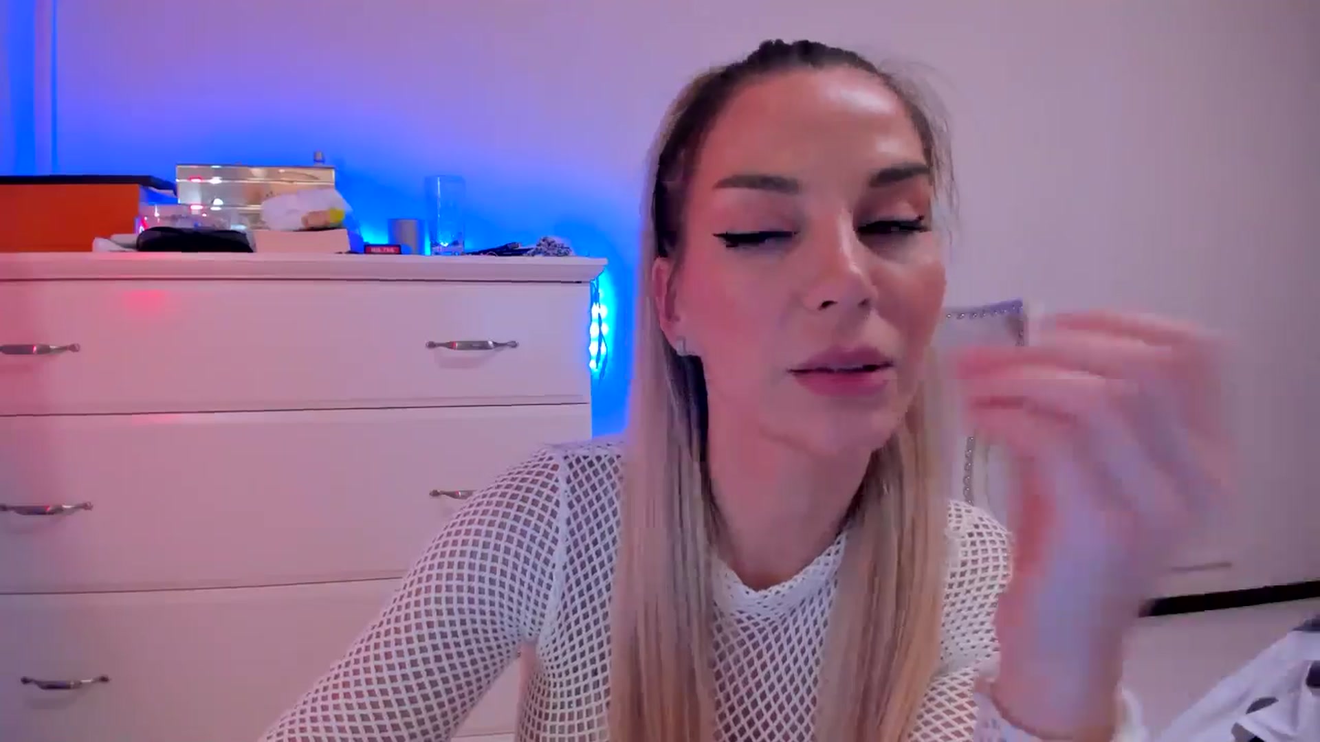Gallery image thumbnail from Alesia_'s myfreecams stream on, 10/12/2024, 22:04 image 20 of 20