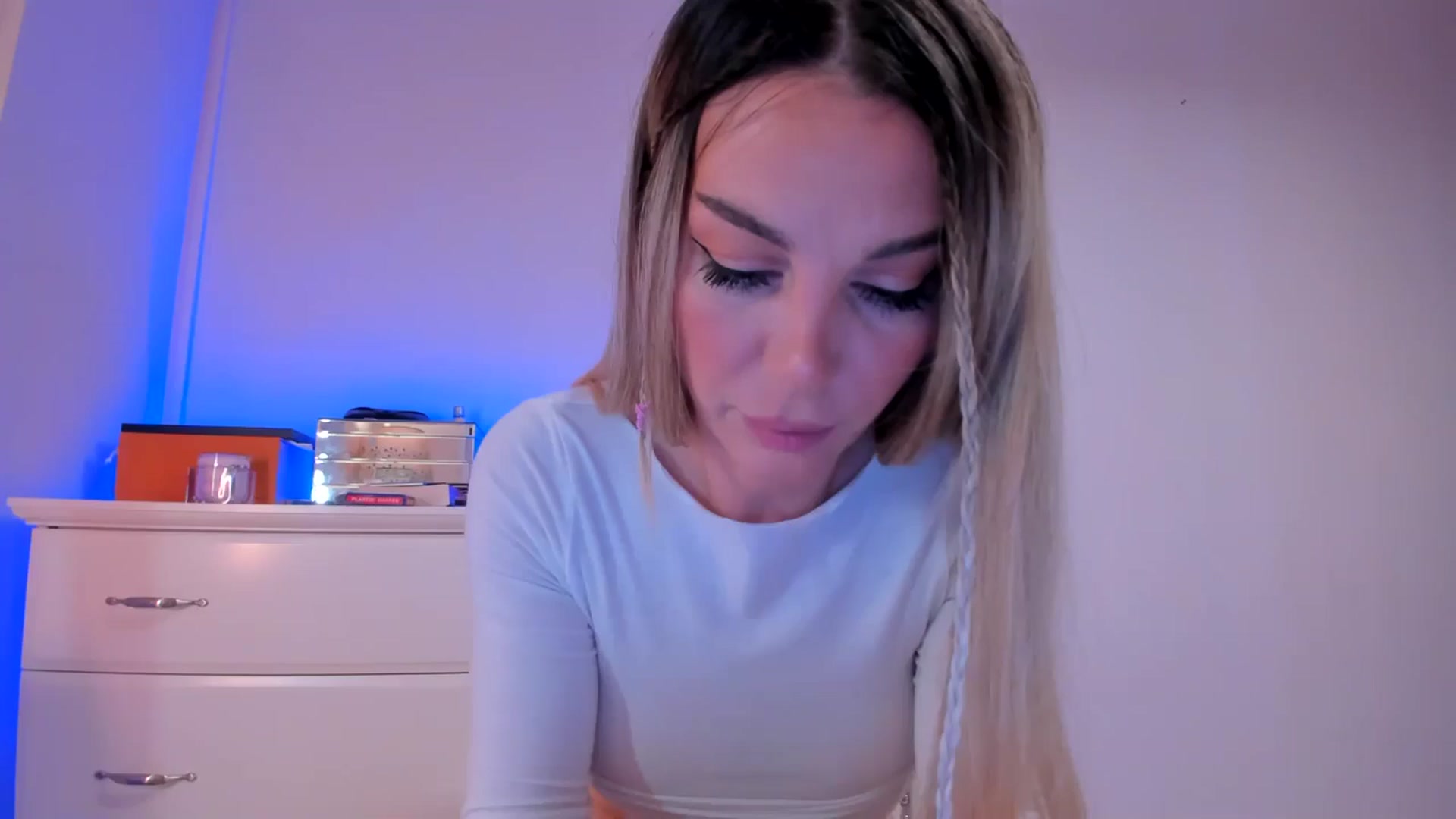Gallery image thumbnail from Alesia_'s myfreecams stream on, 10/16/2024, 01:15 image 1 of 20