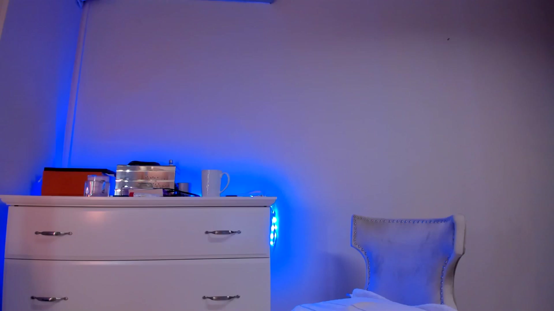 Gallery image thumbnail from Alesia_'s myfreecams stream on, 10/18/2024, 24:21 image 12 of 20