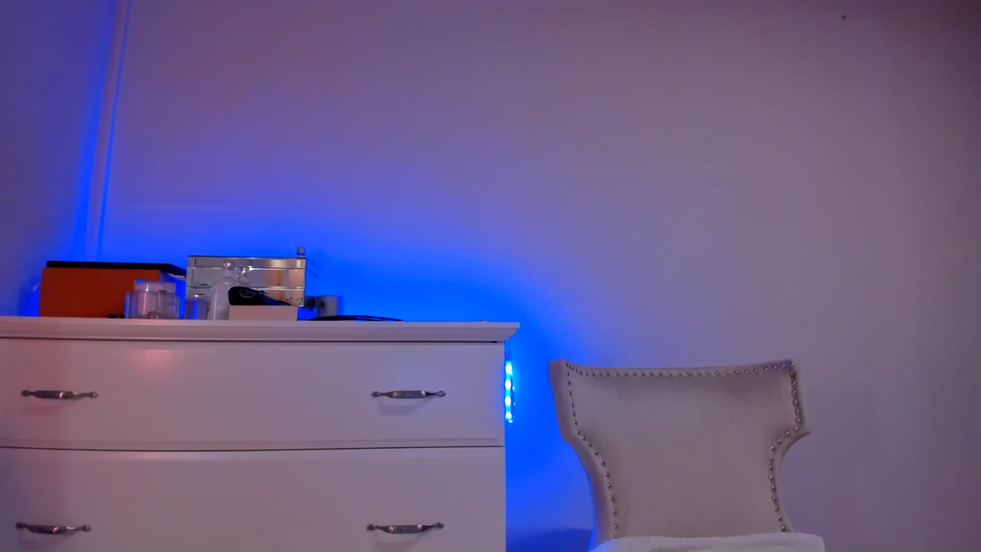 Gallery image thumbnail from Alesia_'s myfreecams stream on, 10/22/2024, 23:36 image 10 of 20