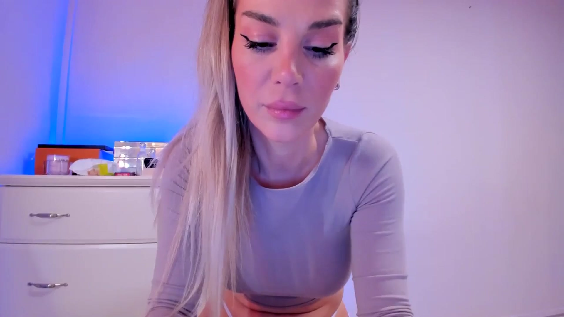 Gallery image thumbnail from Alesia_'s myfreecams stream on, 10/23/2024, 22:51 image 20 of 20