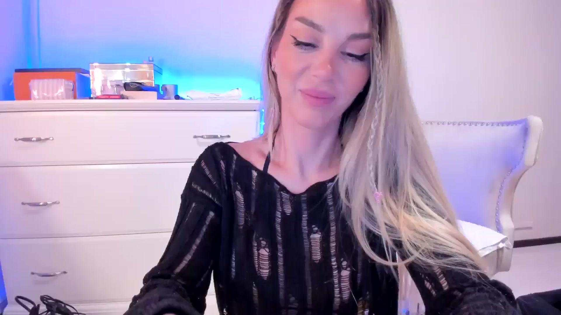 Gallery image thumbnail from Alesia_'s myfreecams stream on, 10/28/2024, 23:34 image 11 of 20