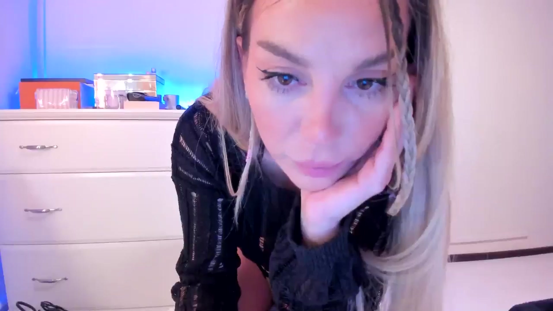 Gallery image thumbnail from Alesia_'s myfreecams stream on, 10/28/2024, 23:45 image 5 of 20