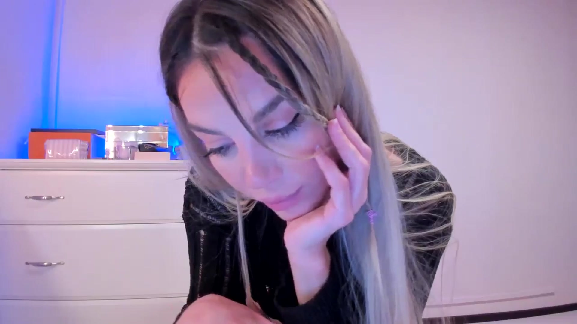 Gallery image thumbnail from Alesia_'s myfreecams stream on, 10/28/2024, 23:45 image 9 of 20