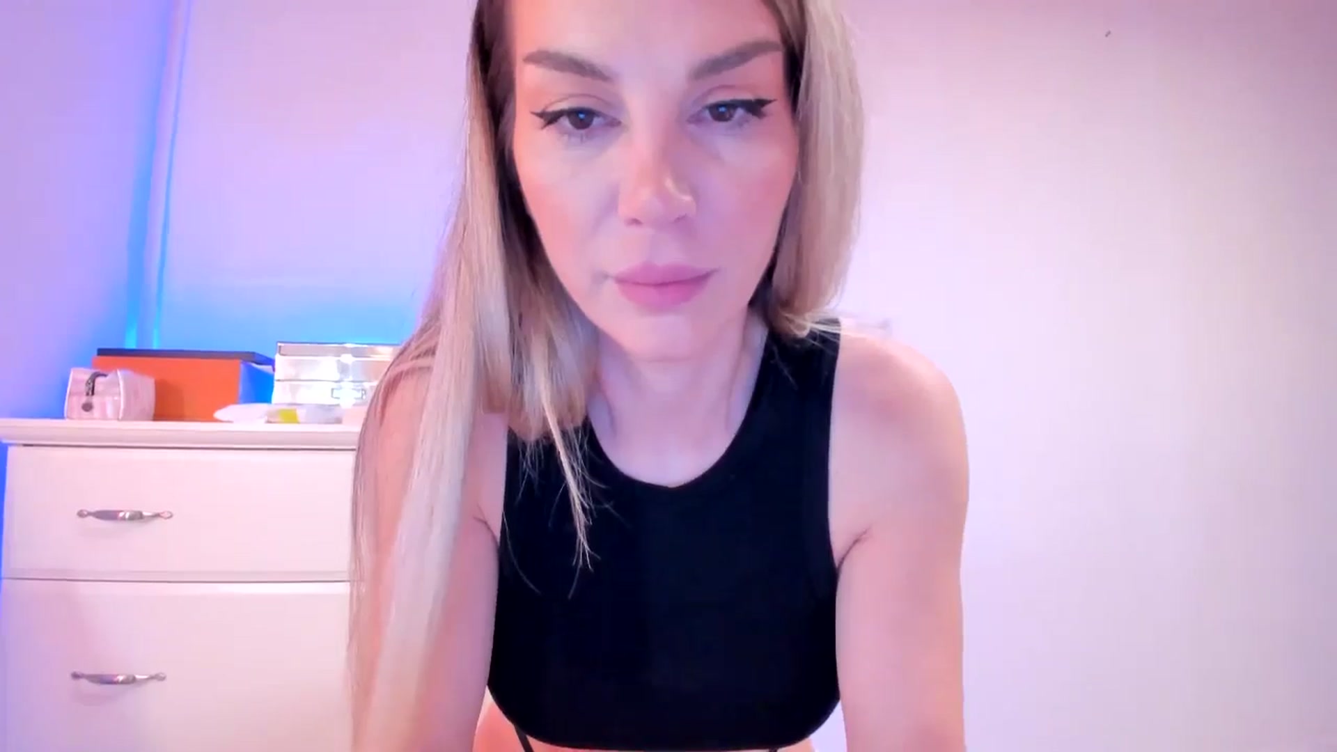 Gallery image thumbnail from Alesia_'s myfreecams stream on, 10/30/2024, 23:02 image 8 of 20