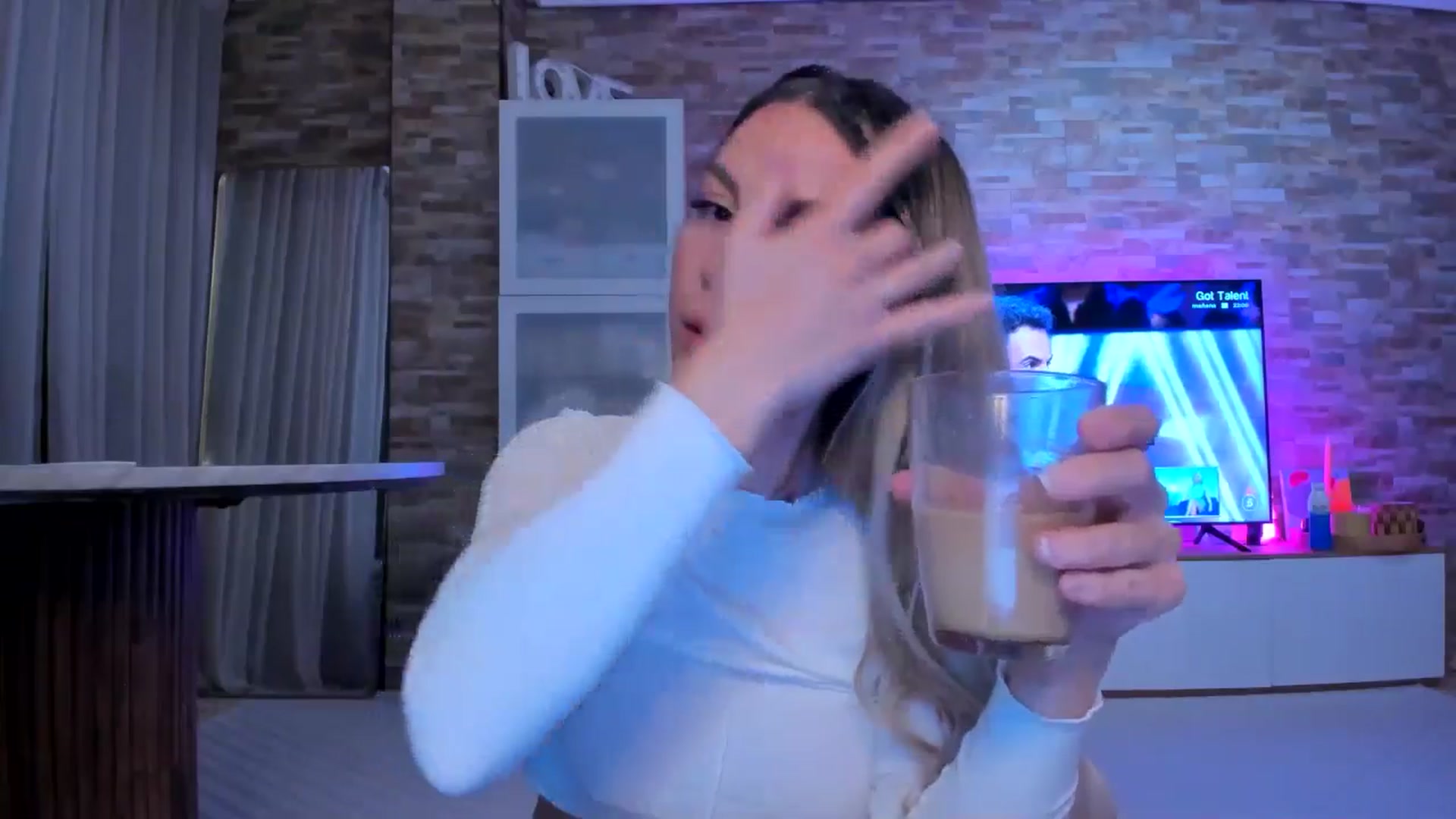 Gallery image thumbnail from Alesia_'s myfreecams stream on, 11/01/2024, 23:33 image 4 of 20