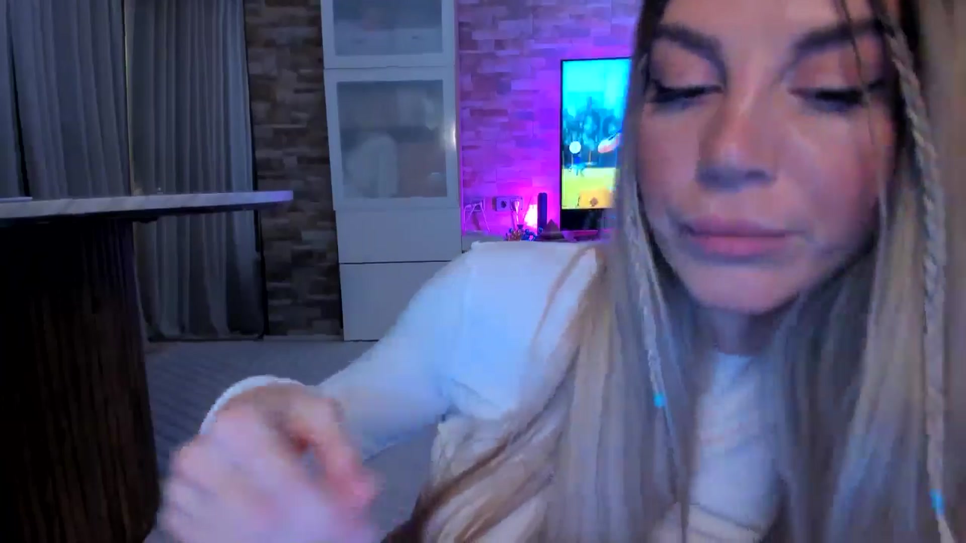 Gallery image thumbnail from Alesia_'s myfreecams stream on, 11/01/2024, 23:33 image 15 of 20