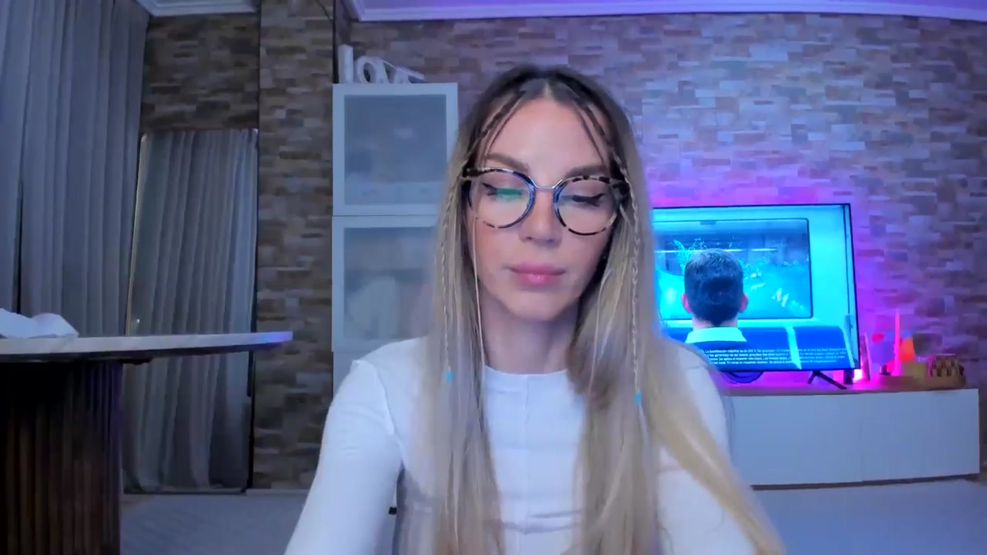 Gallery image thumbnail from Alesia_'s myfreecams stream on, 11/02/2024, 01:07 image 3 of 20