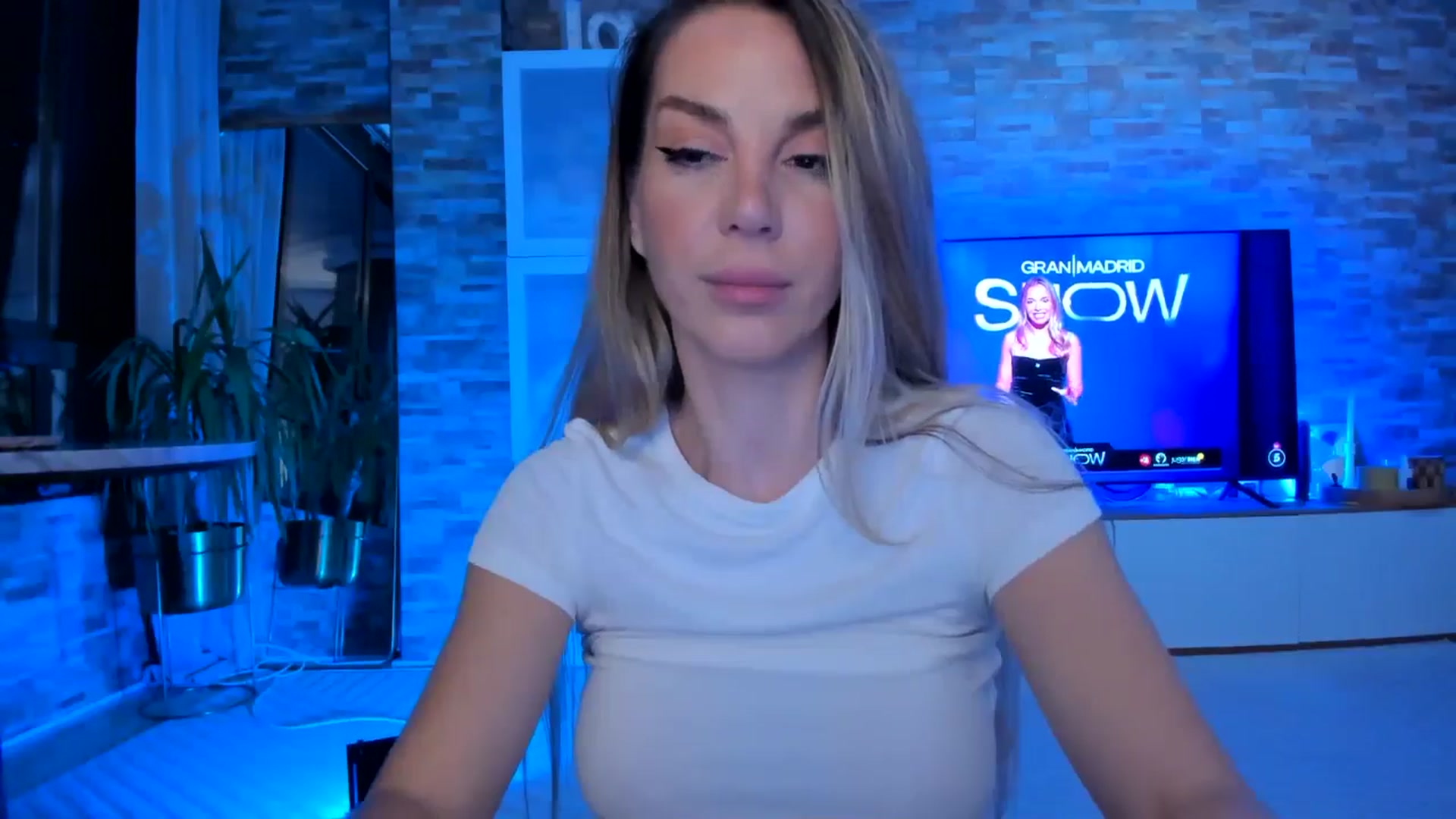 Gallery image thumbnail from Alesia_'s myfreecams stream on, 11/07/2024, 01:36 image 16 of 20