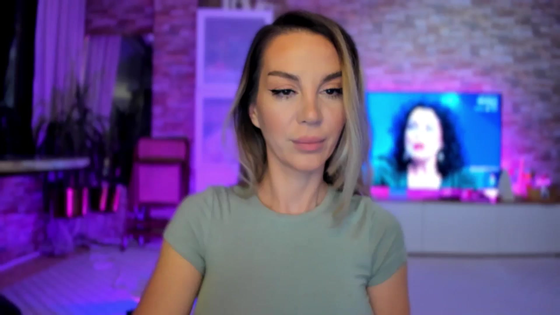 Gallery image thumbnail from Alesia_'s myfreecams stream on, 11/10/2024, 22:05 image 2 of 20