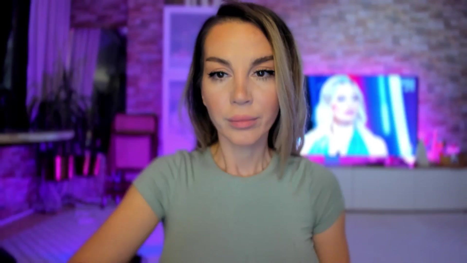 Gallery image thumbnail from Alesia_'s myfreecams stream on, 11/10/2024, 22:05 image 1 of 20