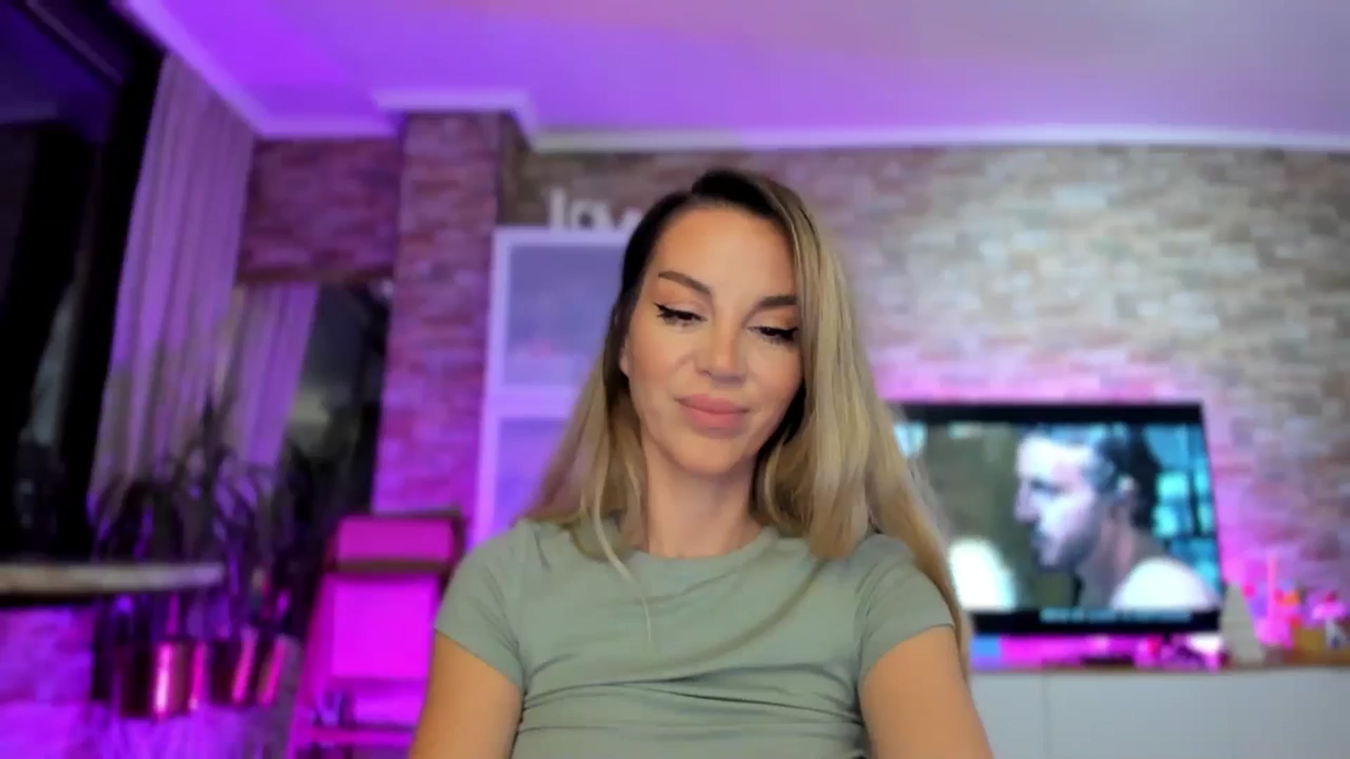 Gallery image thumbnail from Alesia_'s myfreecams stream on, 11/10/2024, 22:05 image 6 of 20