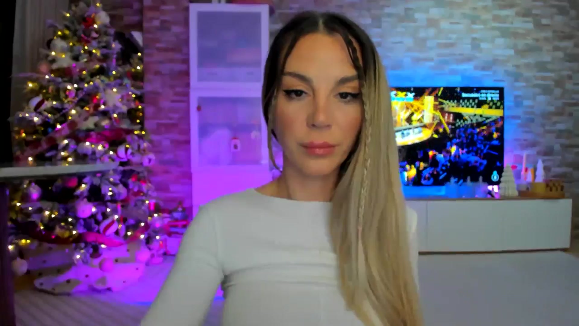 Gallery image thumbnail from Alesia_'s myfreecams stream on, 11/17/2024, 01:44 image 7 of 20