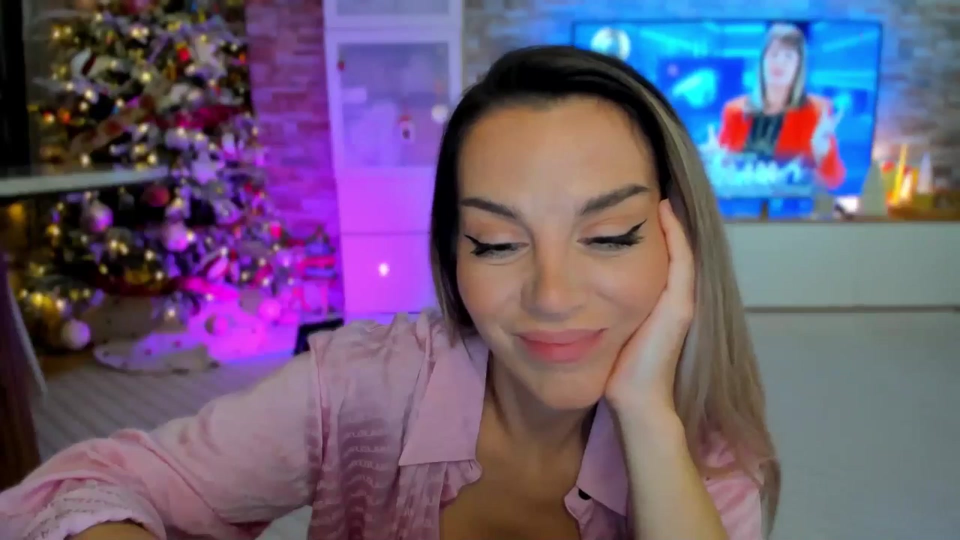 Gallery image thumbnail from Alesia_'s myfreecams stream on, 11/21/2024, 01:06 image 20 of 20