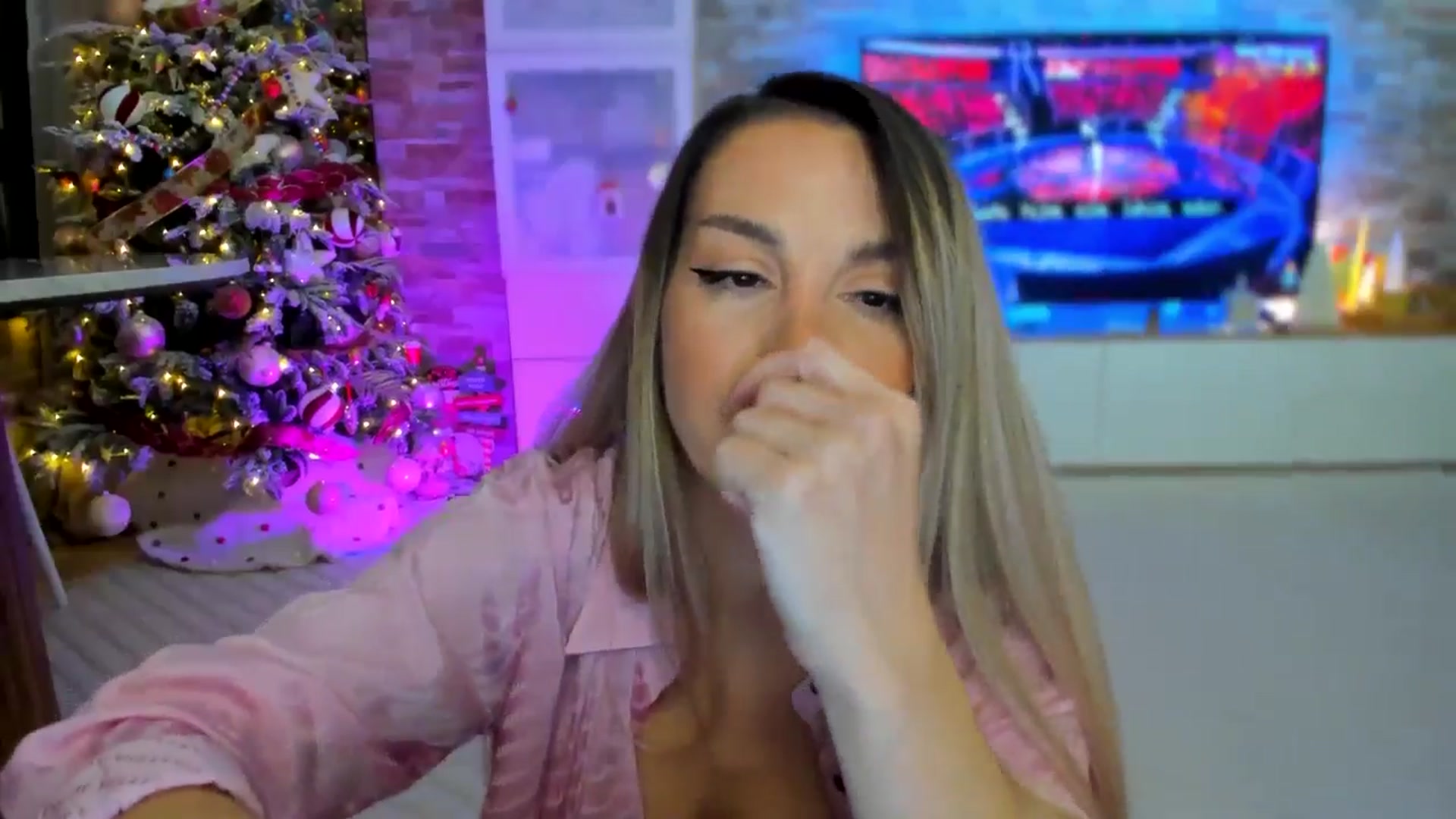 Gallery image thumbnail from Alesia_'s myfreecams stream on, 11/21/2024, 01:06 image 18 of 20