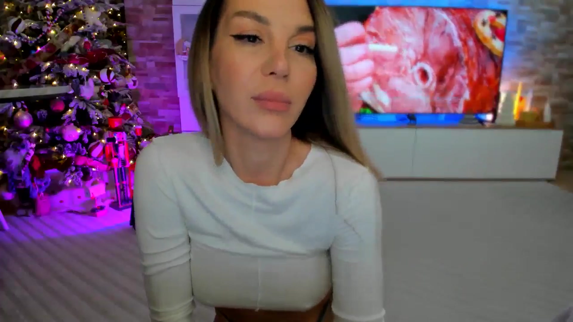Gallery image thumbnail from Alesia_'s myfreecams stream on, 11/30/2024, 24:50 image 17 of 20