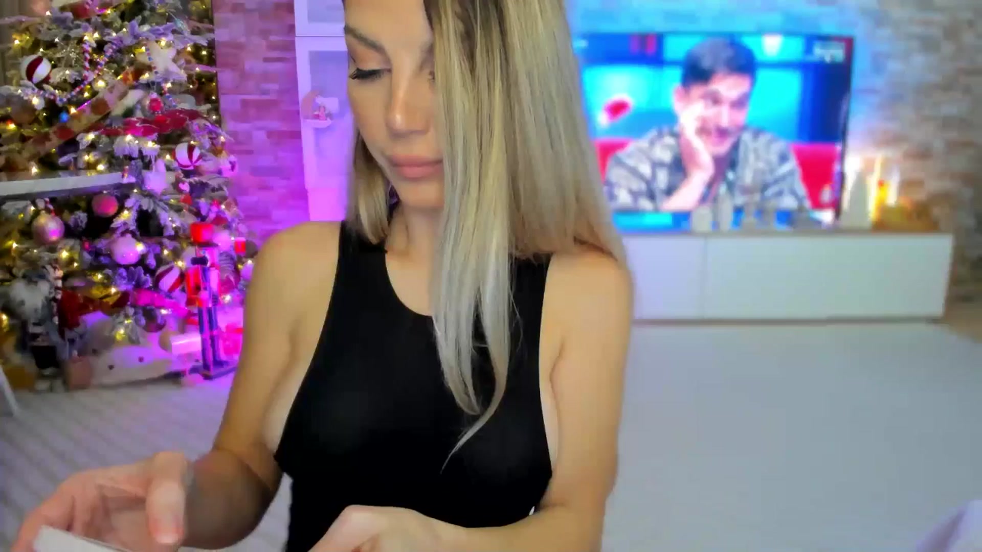 Gallery image thumbnail from Alesia_'s myfreecams stream on, 12/02/2024, 24:02 image 7 of 20