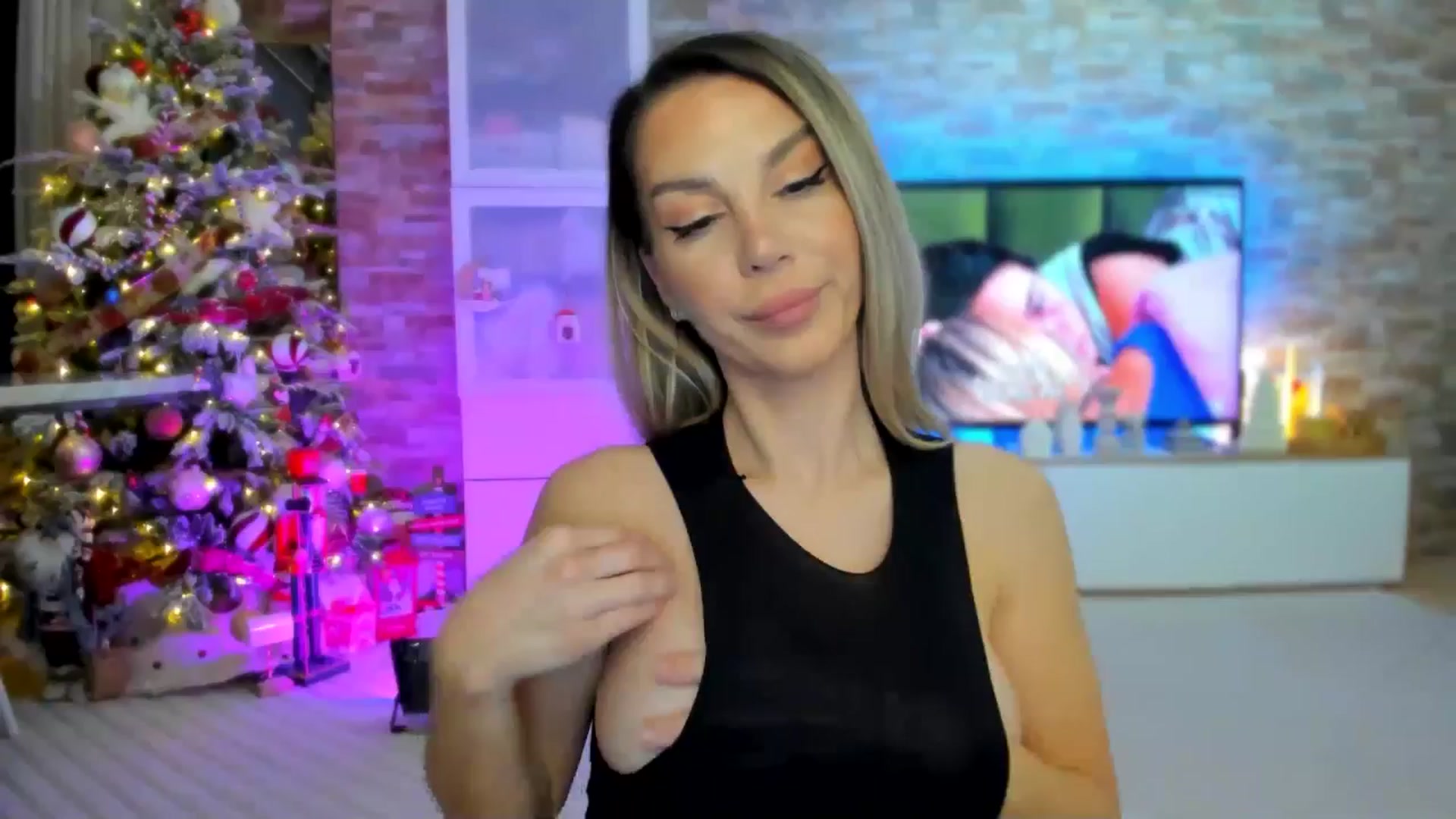 Gallery image thumbnail from Alesia_'s myfreecams stream on, 12/02/2024, 24:02 image 11 of 20