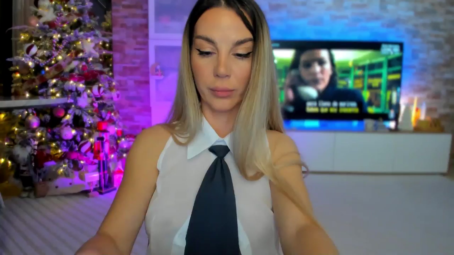Gallery image thumbnail from Alesia_'s myfreecams stream on, 12/03/2024, 24:01 image 11 of 20