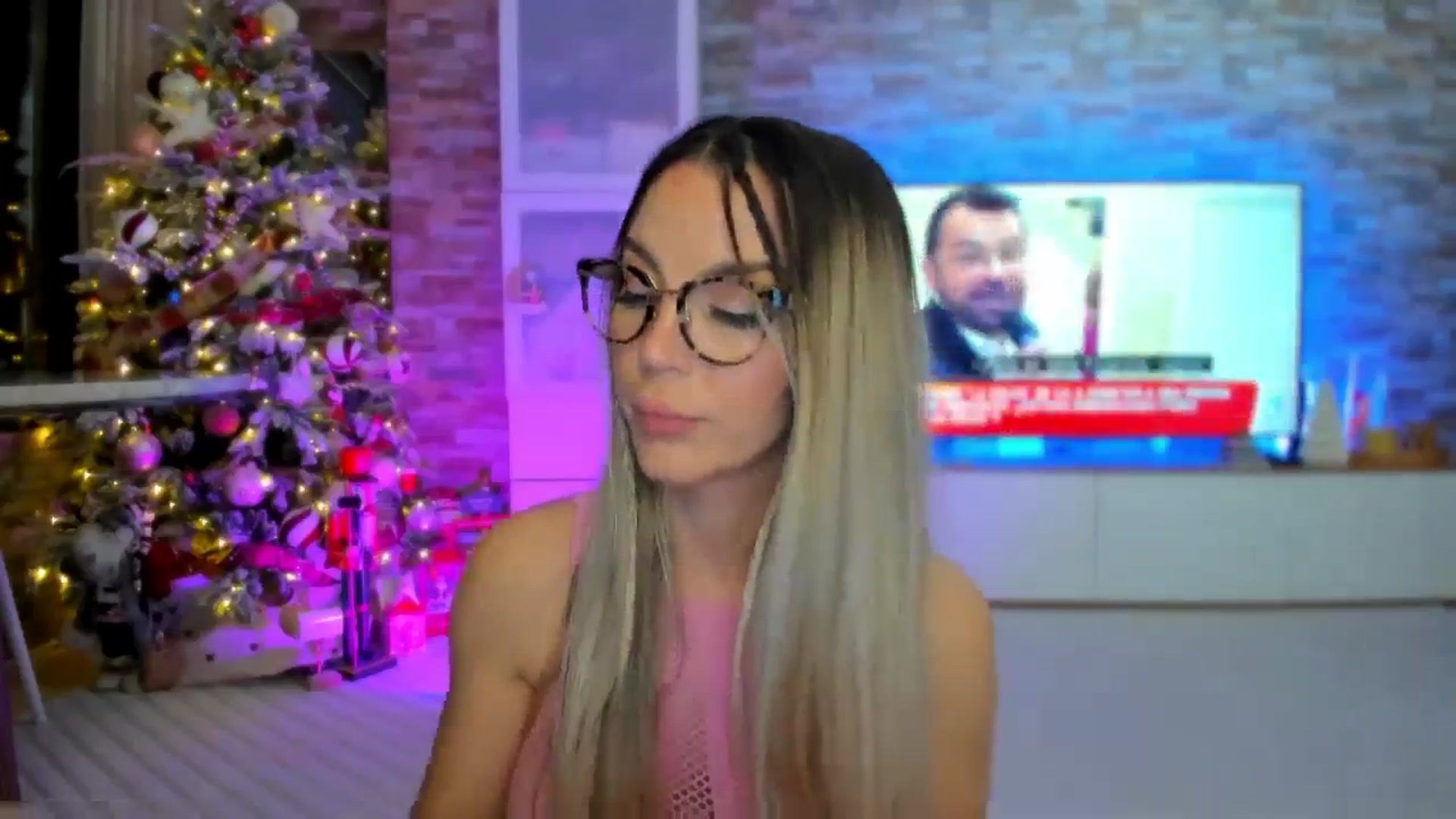 Gallery image thumbnail from Alesia_'s myfreecams stream on, 12/03/2024, 02:09 image 16 of 20