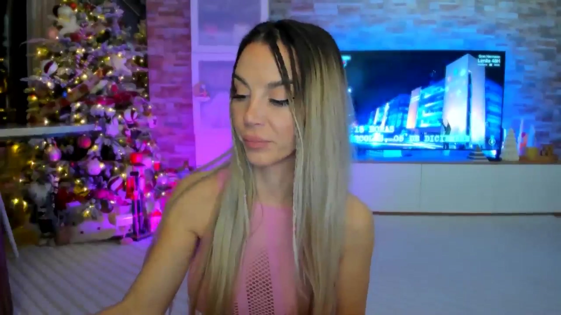 Gallery image thumbnail from Alesia_'s myfreecams stream on, 12/03/2024, 02:09 image 18 of 20