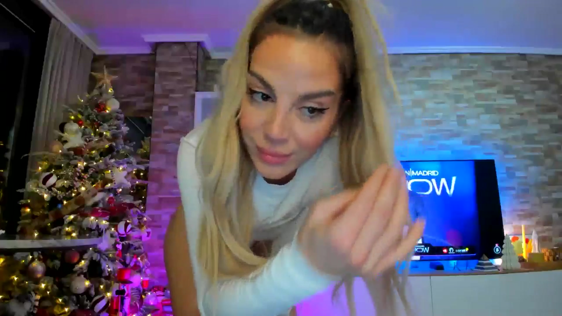 Gallery image thumbnail from Alesia_'s myfreecams stream on, 12/05/2024, 01:51 image 3 of 20