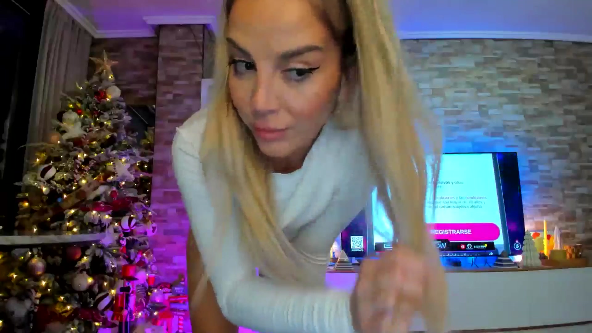Gallery image thumbnail from Alesia_'s myfreecams stream on, 12/05/2024, 01:51 image 5 of 20