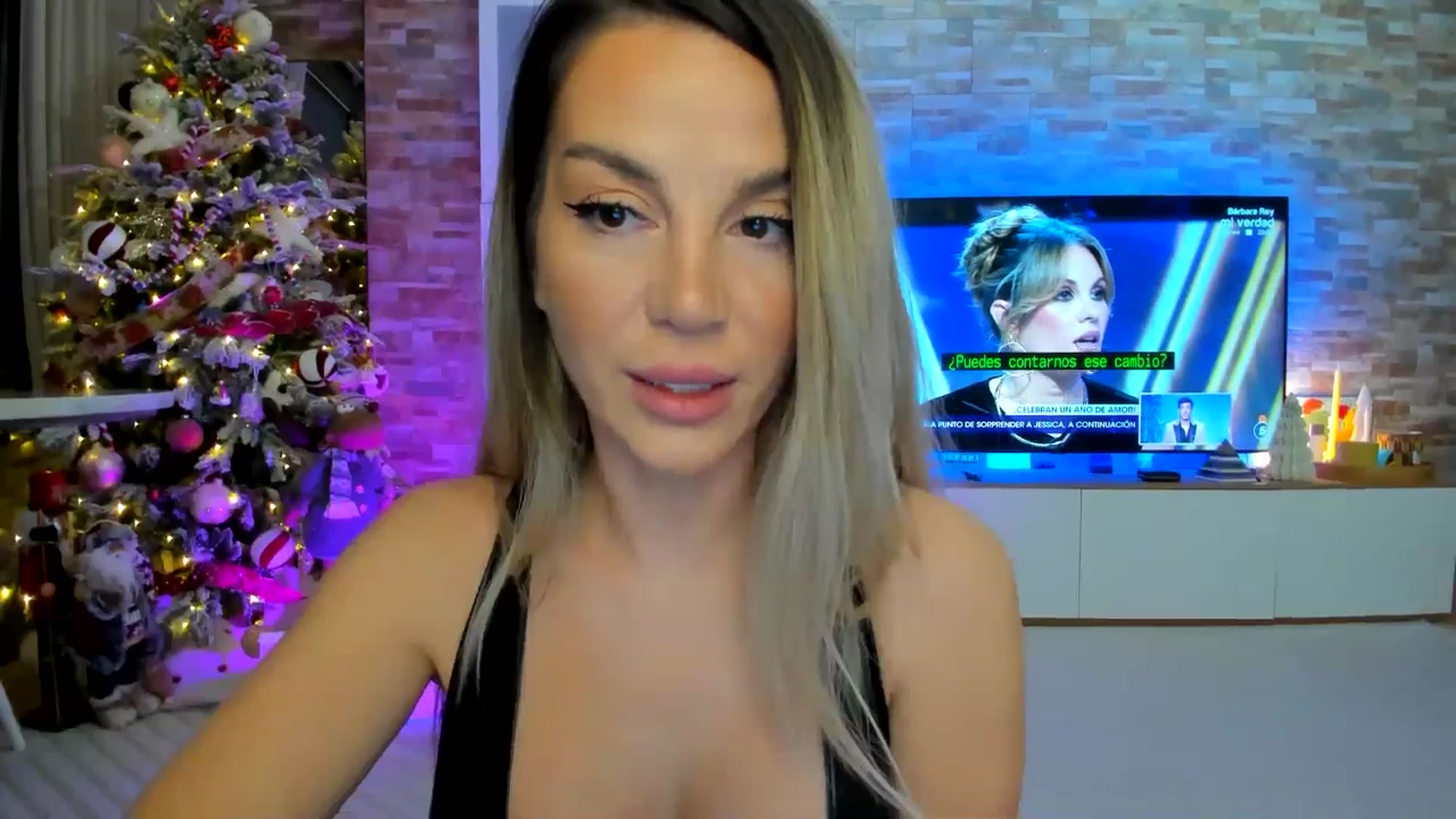 Gallery image thumbnail from Alesia_'s myfreecams stream on, 12/06/2024, 23:30 image 8 of 20