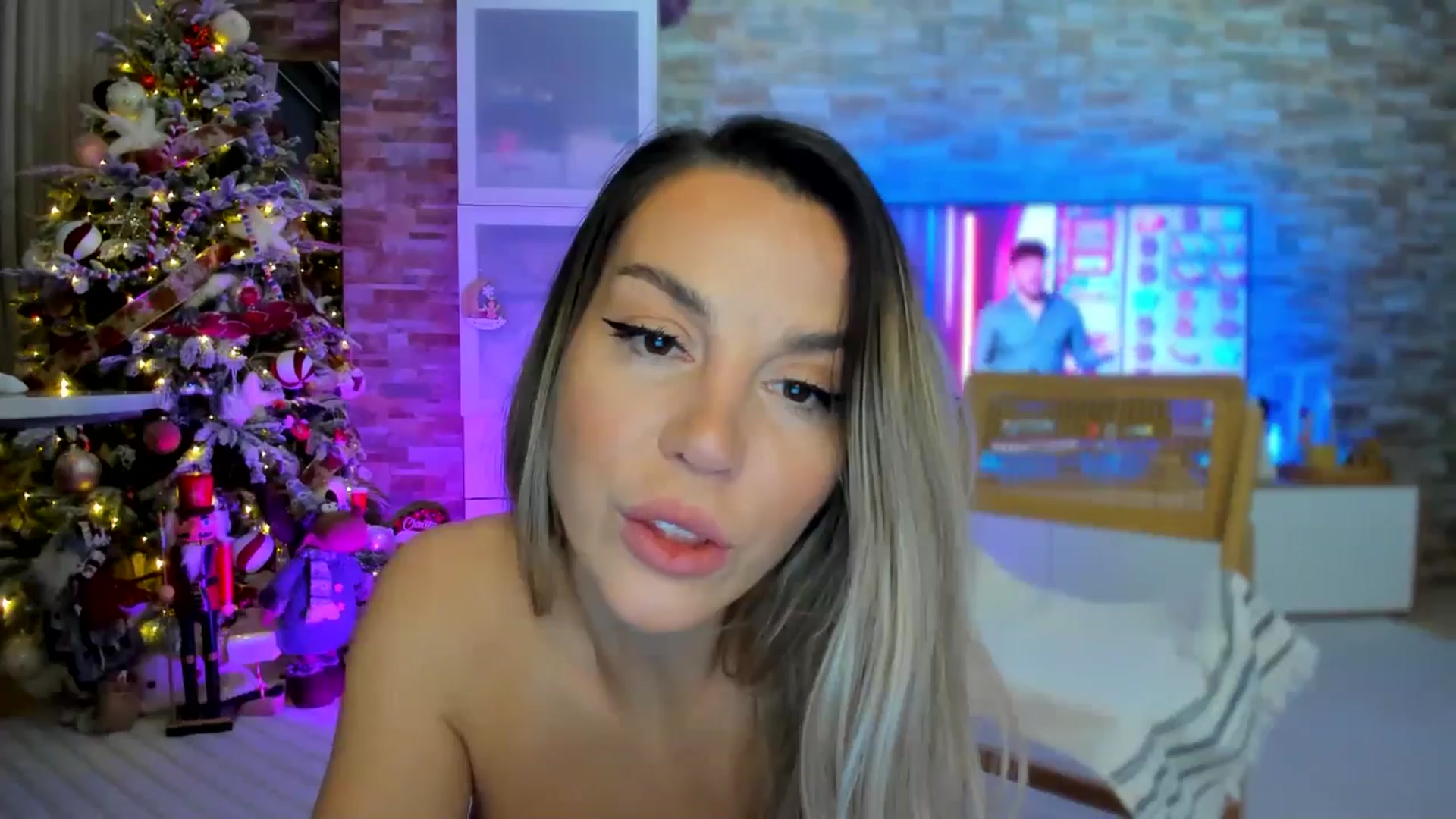Gallery image thumbnail from Alesia_'s myfreecams stream on, 12/09/2024, 01:20 image 19 of 20