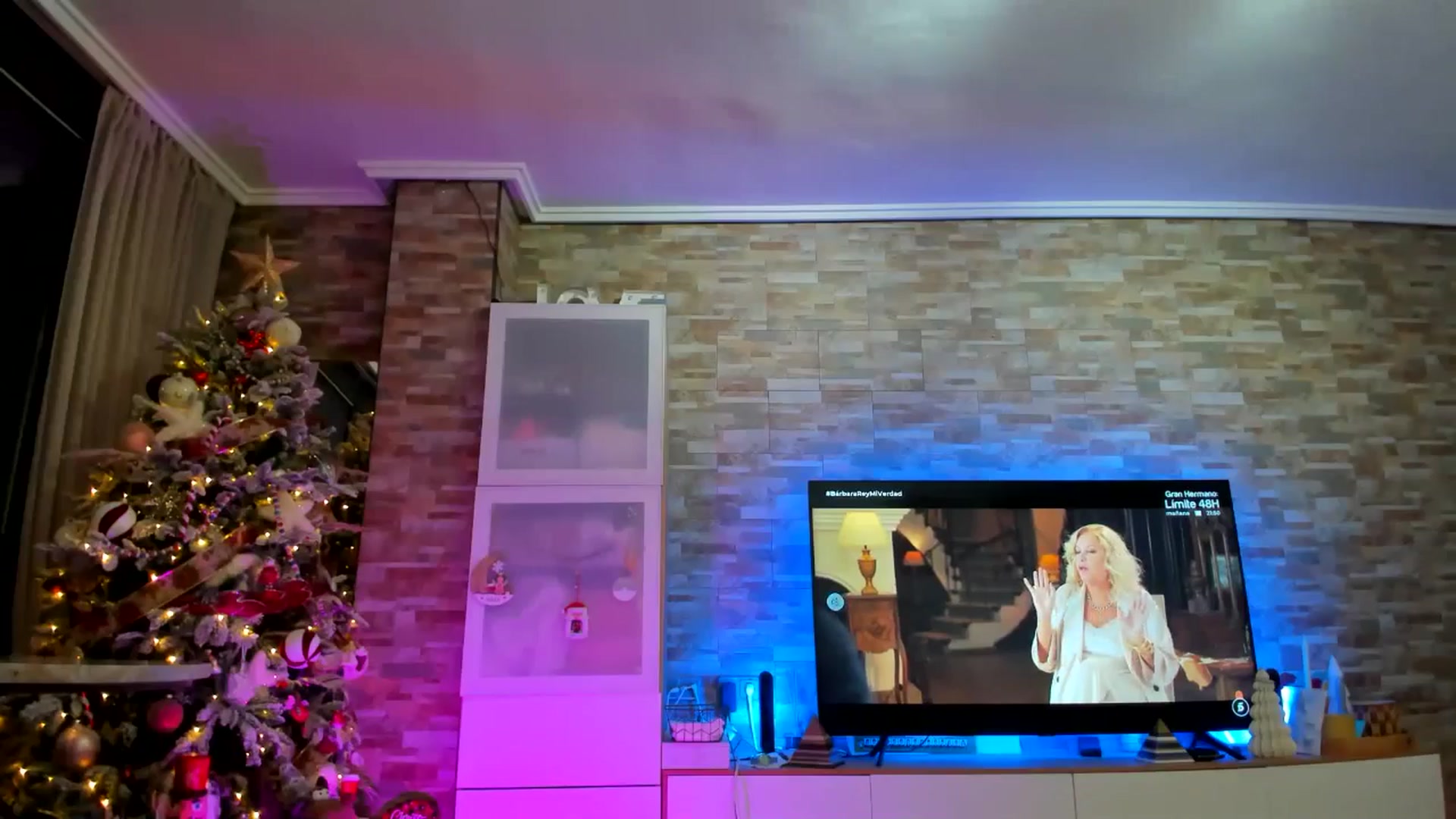 Gallery image thumbnail from Alesia_'s myfreecams stream on, 12/10/2024, 24:02 image 18 of 20