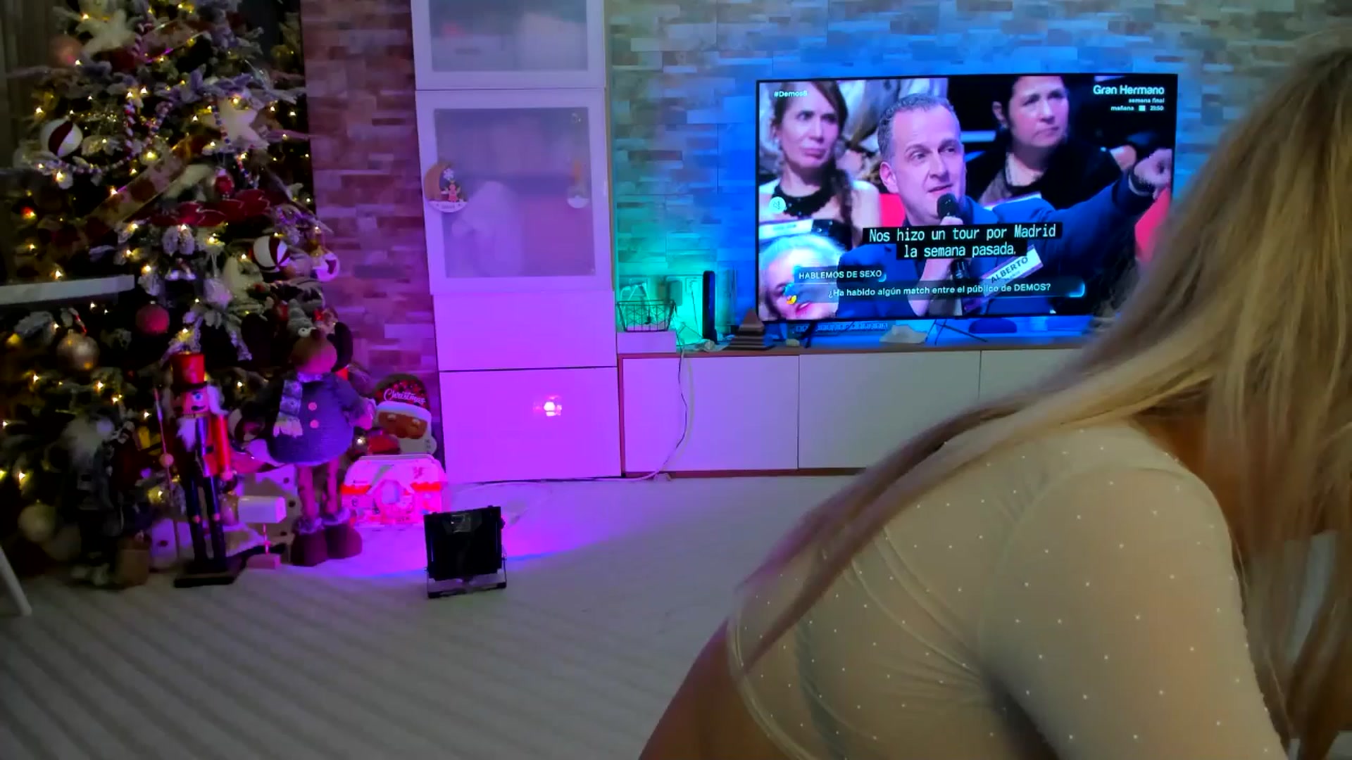 Gallery image thumbnail from Alesia_'s myfreecams stream on, 12/12/2024, 01:23 image 13 of 20