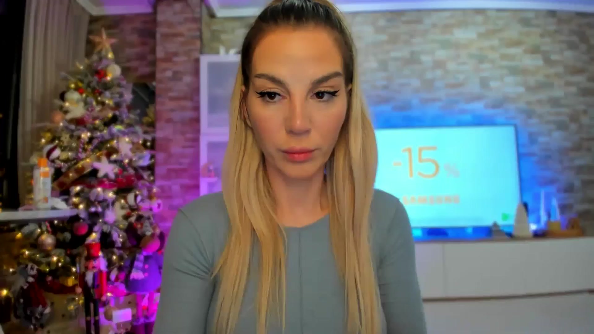 Gallery image thumbnail from Alesia_'s myfreecams stream on, 12/15/2024, 23:49 image 1 of 20