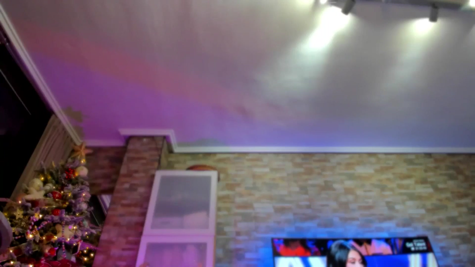Gallery image thumbnail from Alesia_'s myfreecams stream on, 12/21/2024, 24:41 image 14 of 20
